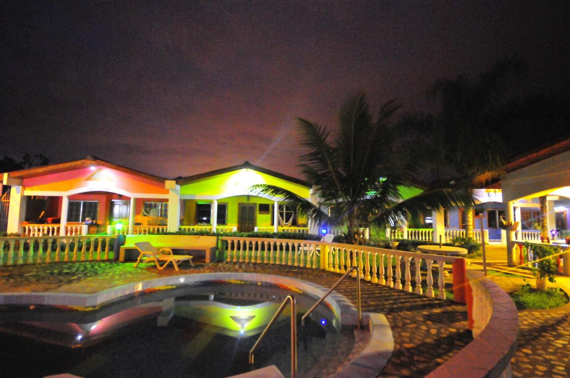 Rainbow Village La Ceiba Exterior foto