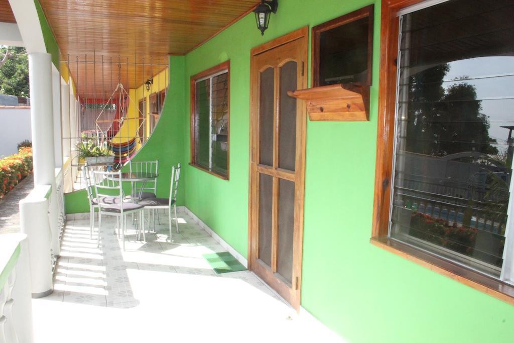 Rainbow Village La Ceiba Cameră foto