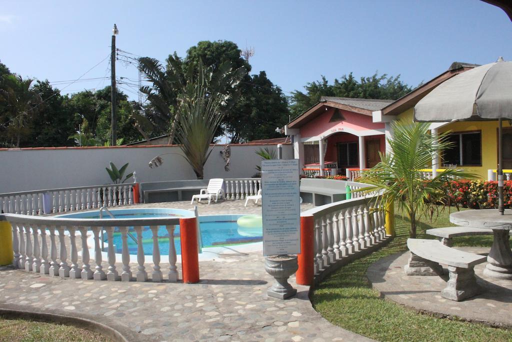 Rainbow Village La Ceiba Cameră foto